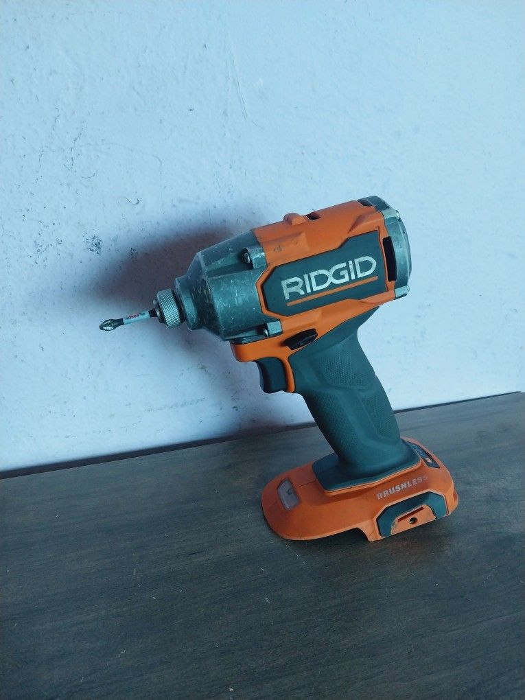 Drill RIDGID BRUSSLLESS DE VELOCIDADES