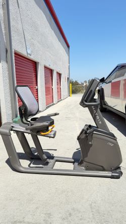 Matrix Fitness Recumbent Bike R30