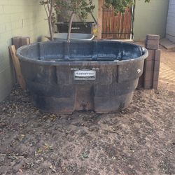 150 Gallon Rubbermaid 