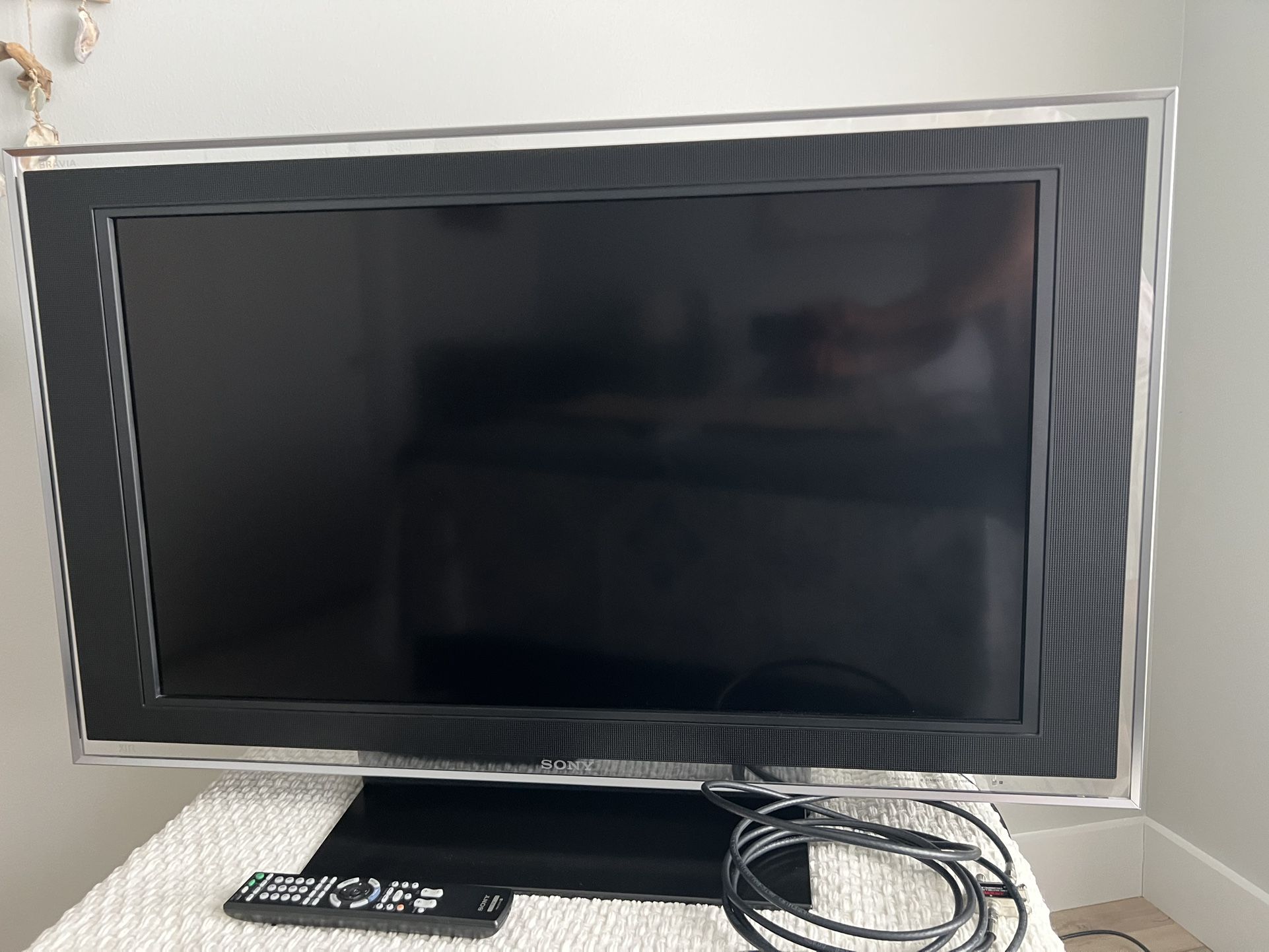 SONY  44 Inch BRAVIA LCD TV
