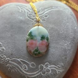 Vintage Floral Pendant Necklace 