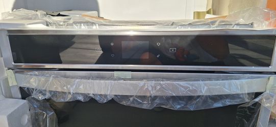 Electric whirlpool built in oven. New"