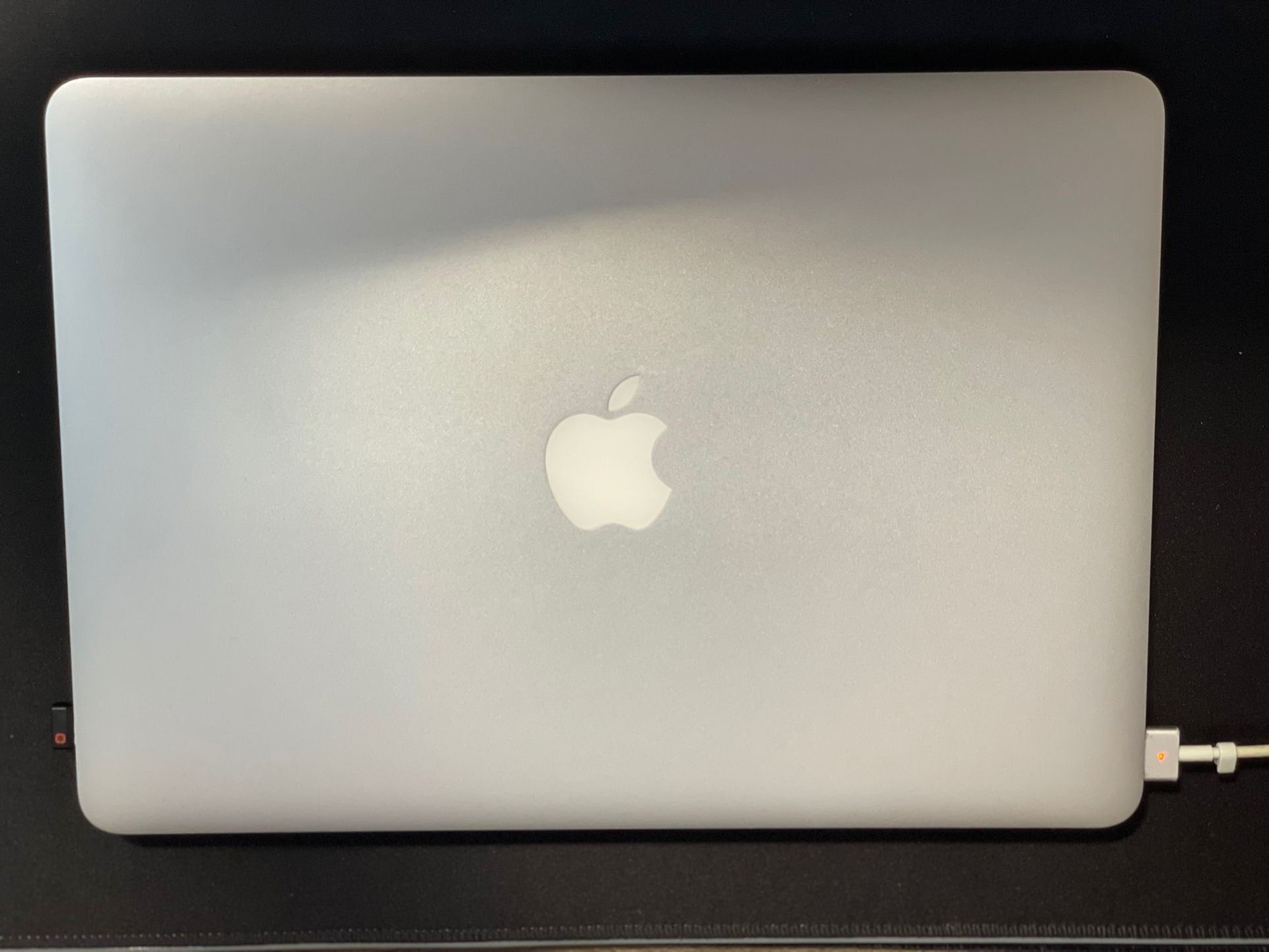 MacBook Air 13″ (2014 i5 128GB)