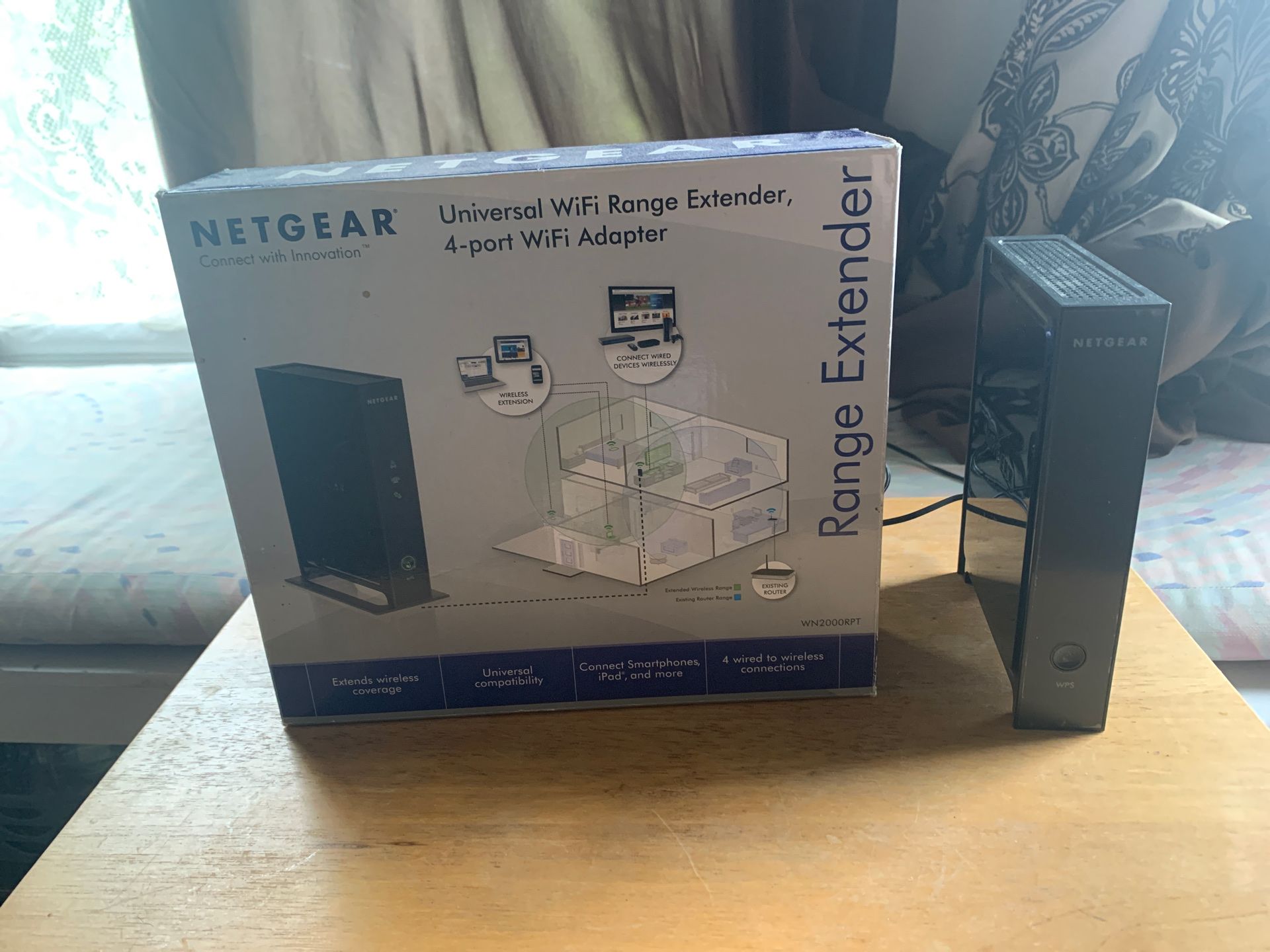 Netgear Universal WIFI Range Extender 4 Port Adapter