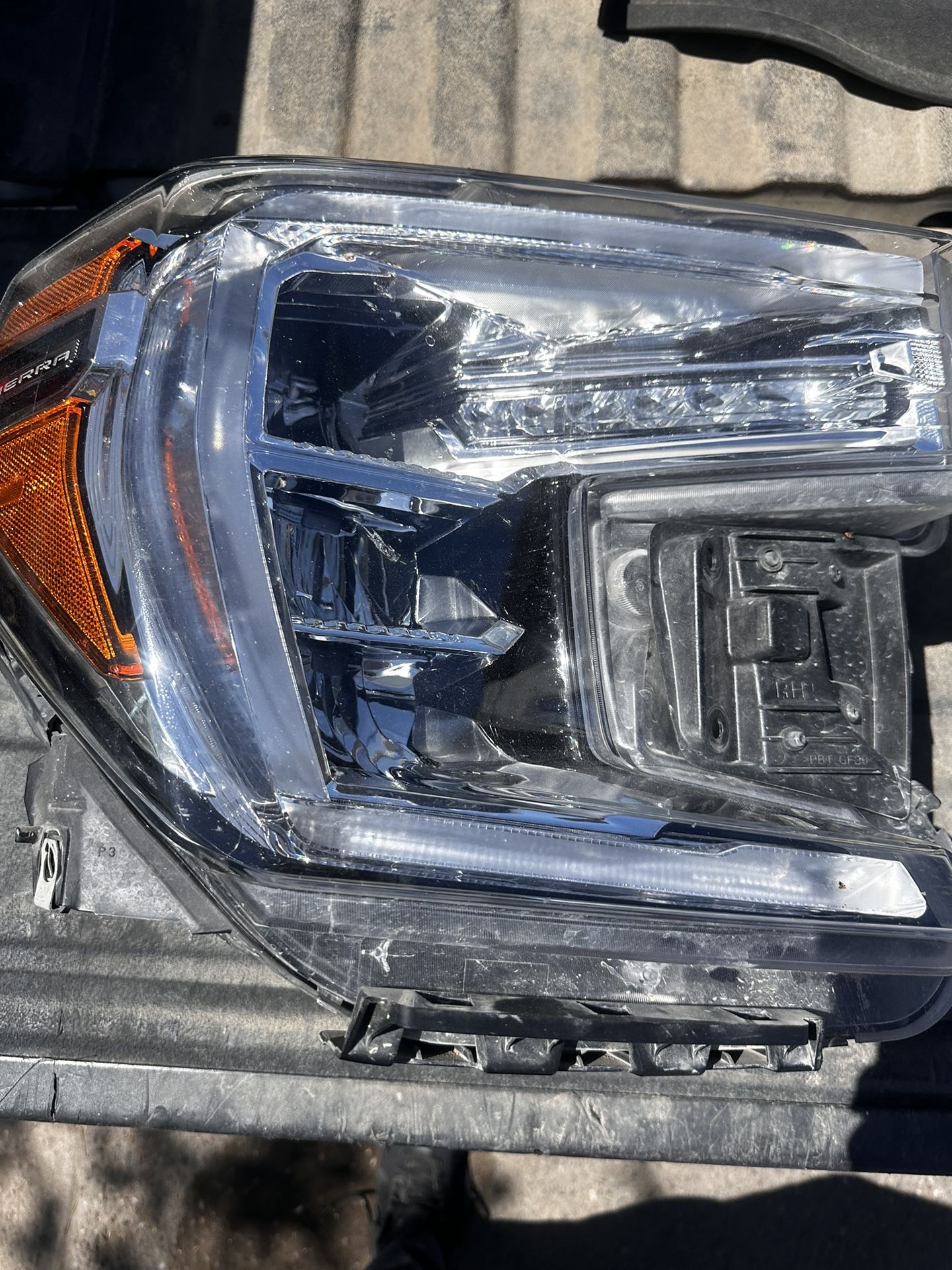 2020-22 GMC Sierra Headlights 