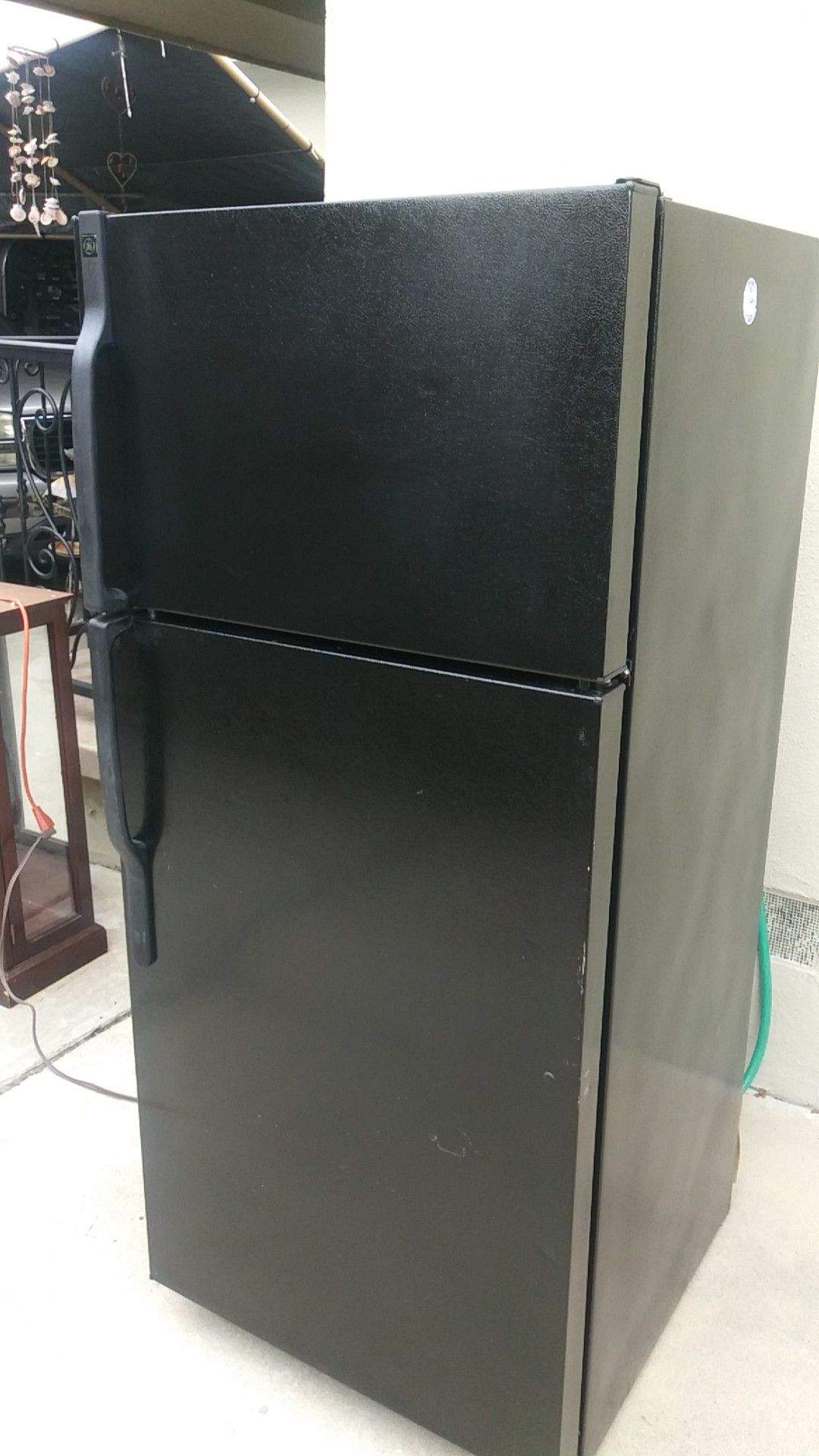 GE 28w28d64.75h refrigerator/freezer