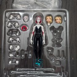 Mafex No. 134 Spider-Gwen - Spider-Man Into The Spider-Verse 