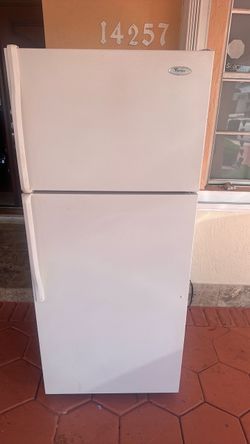 Whirlpool Top-Freezer Refrigerator White