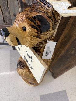 No Feeding Bears Statue