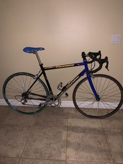 Tsunami road bike 21” frame - aluminum frame