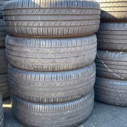 195/65R15 Marca Michelin En Perfectas Condiciónes De Vida 