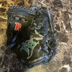 Nokona Baseball Glove Youth Size 10.5 Inch 
