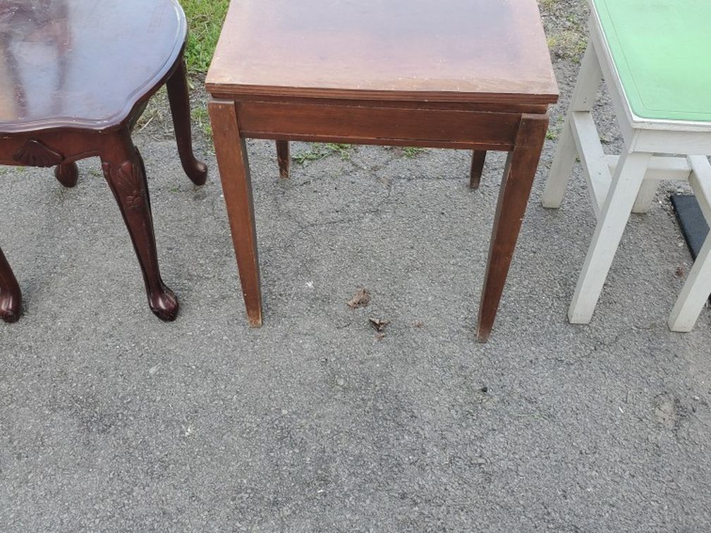 Lots Of End Tables