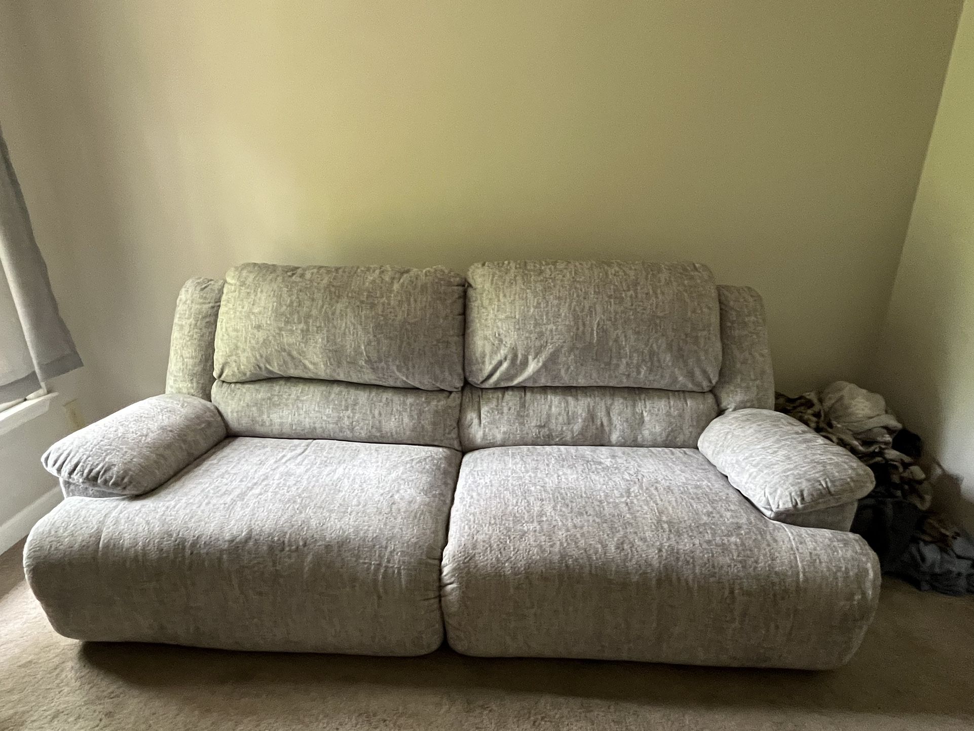 FREE Reclining Couch (Electric)