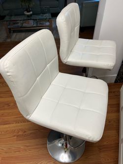 Set of 2 white adjustable bar stools