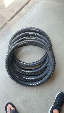 24” Maxxis Minnion II