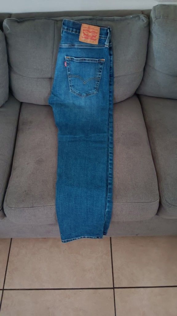 Levis