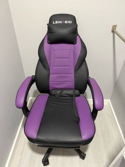LEMBERI Gaming Chair with Footrest