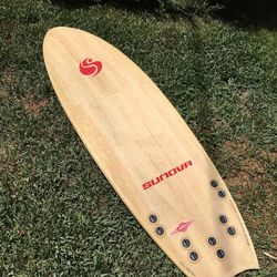Sunova 5’6” Surfboard- Moontail