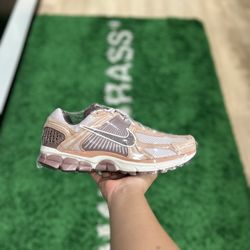 Nike Zoom Vomero 5 Dusted Clay 
