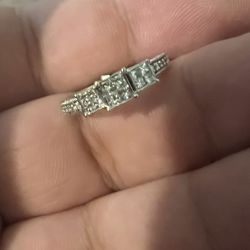 1/2ct  white gold diamond princess cut ring