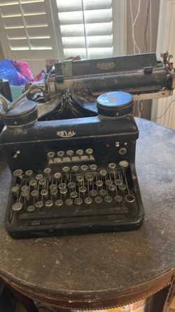 Vintage Royal Typewriter