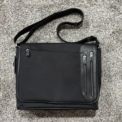 TUMI Arrive ‘Lambert’ Black Nylon / Leather Crossbody Messenger Bag - 25172D 