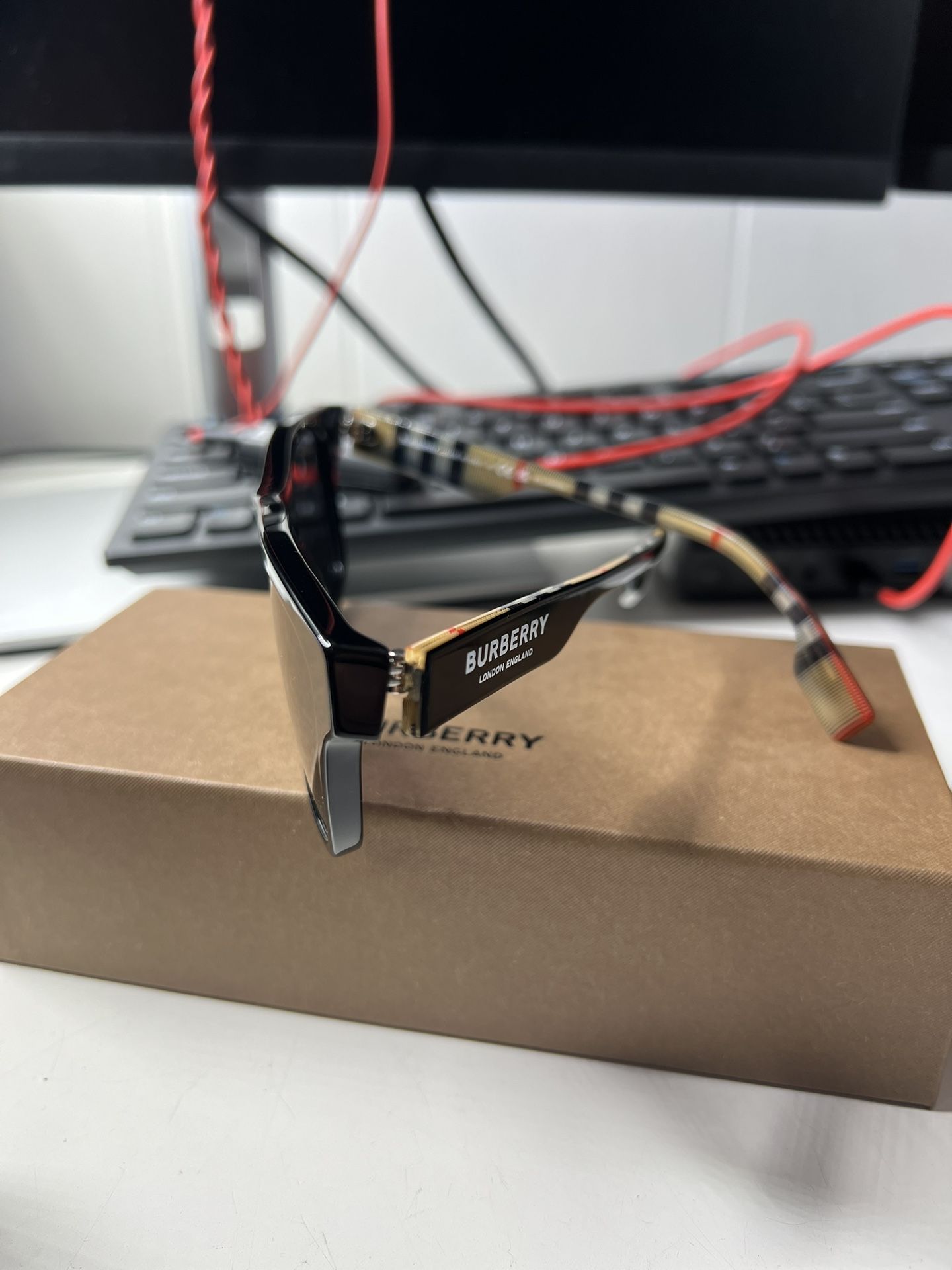 Burberry Sun Glasses