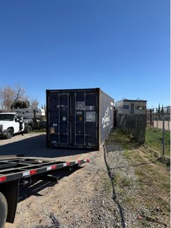 Storage shipping containers local yard located in hesperia