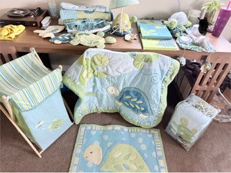 Crib set