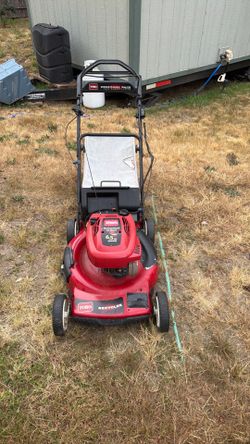 Self propelled toro lawnmower rear bag easy pull start