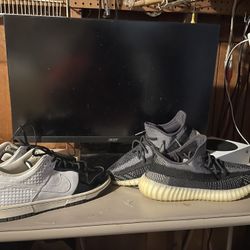 Yezzy Carbon Size 11 Og Box And Dunk Low Premium Jordan Pack Size 12 No Box Taking Offer But Want 250 Negotiable Rare