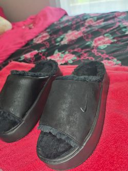 Nike Fur-Lined Slip-On Slippers