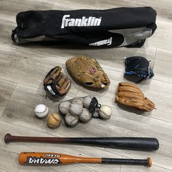 Baseball Bats / Gloves / Baseballs / Pack Equipment 