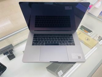 MacBook Pro 2018 16gb ram 512gb ssd