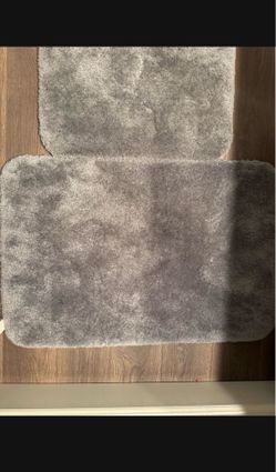 Very soft bathroom mats