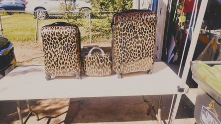 3 pc luggage set. Pasadena
