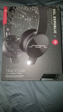 Sol republic tracks air headphones new