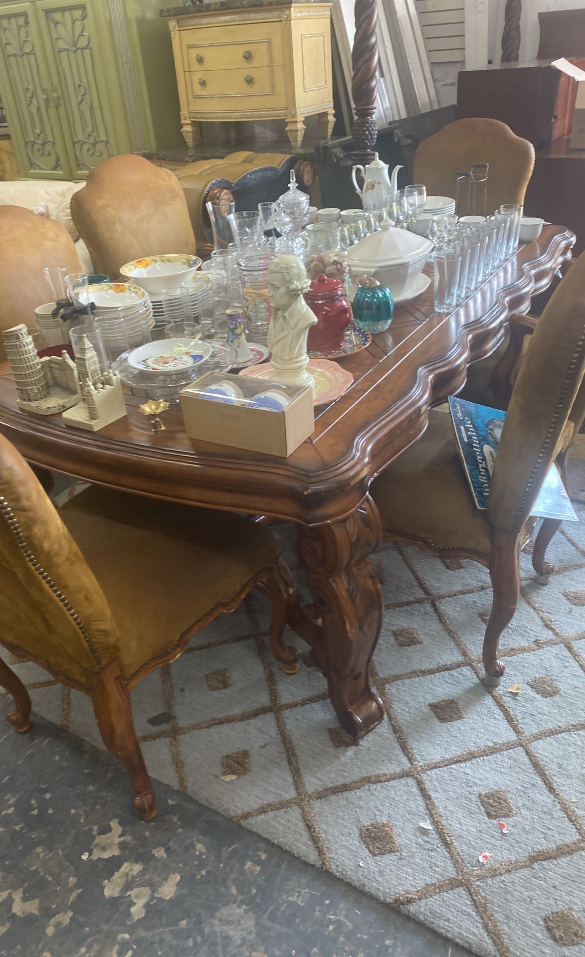 Table Grand With 6 Chairs