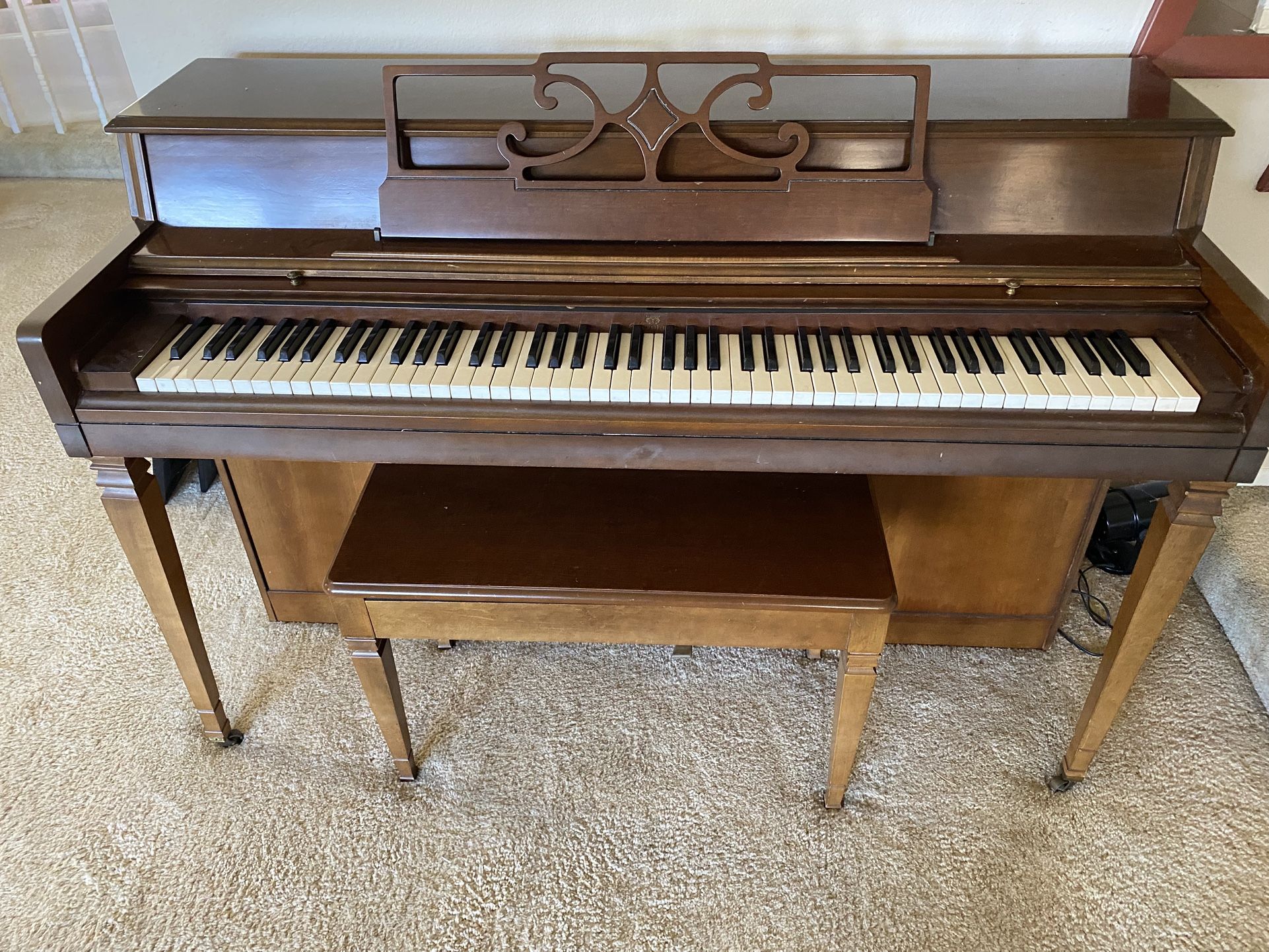 Wurlitzer Model 2116 Piano 