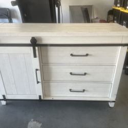 Dresser (used)
