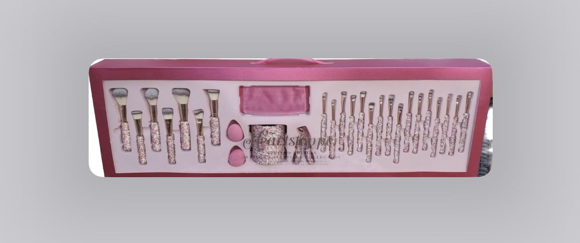 New Pink Heart Stopper Glam Makeup Brush Set