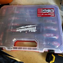 Milwaukee Phillips/Flat Head/Square Hex Drive Screwdriver Set