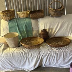 Eight assorted whisker baskets, excellent condition