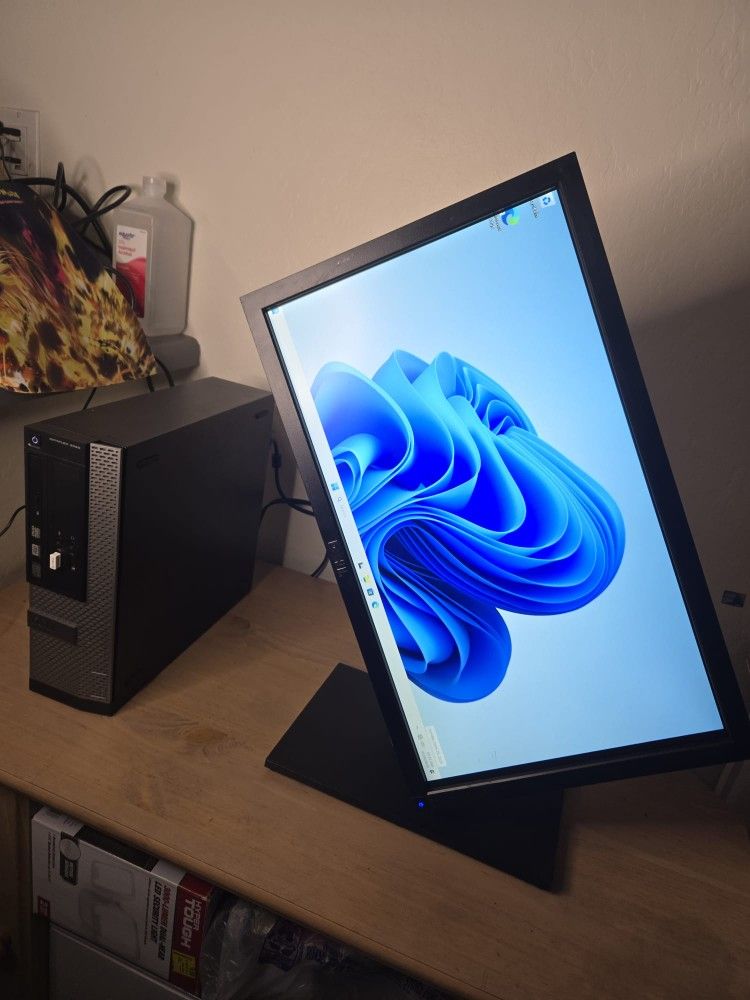 Combo Computer And Monitor / Open To Trade