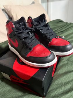 Jordan 1s retro high Og size 5.5y