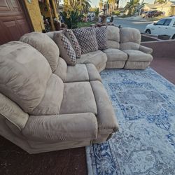 Beautiful Sectional 2 RECLINER Totally Deep Clean Good Condition No Smell Suede Brown 
