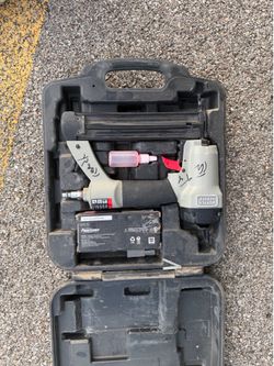 2 16 gauge finish nail gun and 1 18 gauge finish nail gun