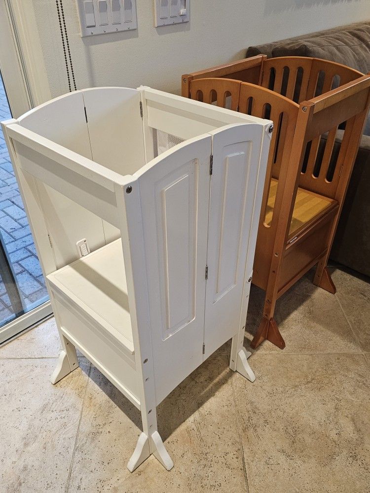 Lot Of 2 Guidecraft Wood Foldable Toddler Tower Kitchen Helper, Adjustable Height