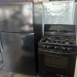🎄🎁Black Kitchen Combo!!🎄🎁 Stove And Refrigerador 